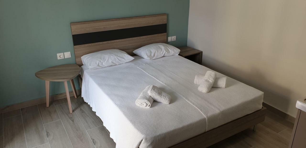 Ferienwohnung Chriselia 1 Nea Roda Exterior foto